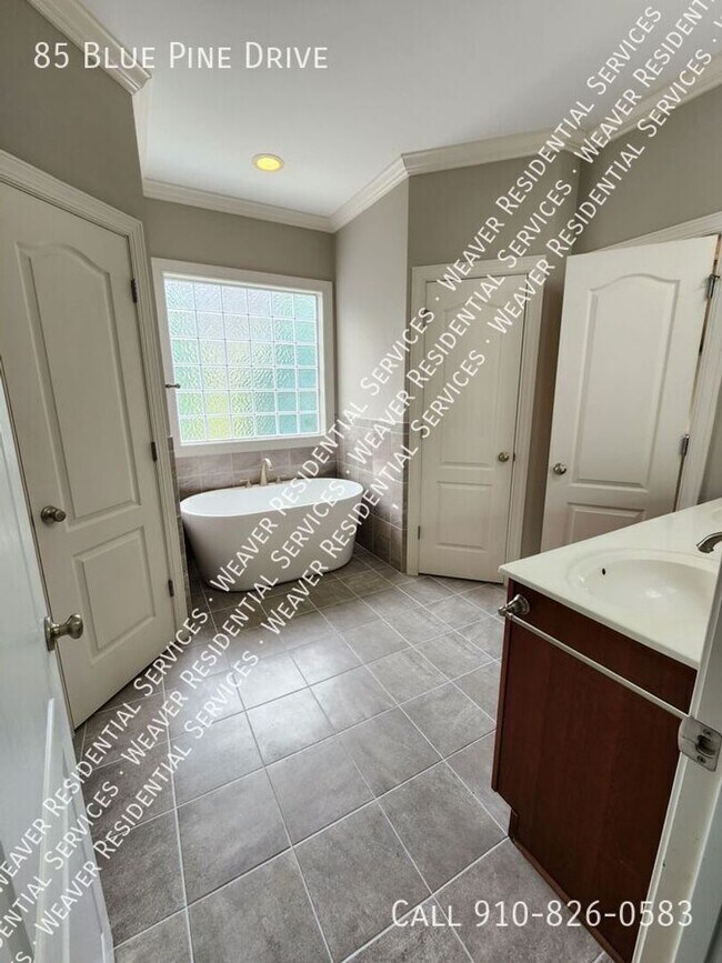 Building Photo - BEAUTIFUL TWO STORY HOME IN ANDERSON CREEK