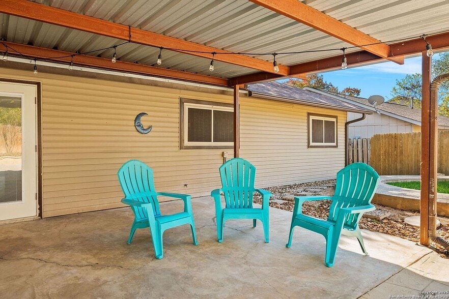 Building Photo - 13934 Mission Valley