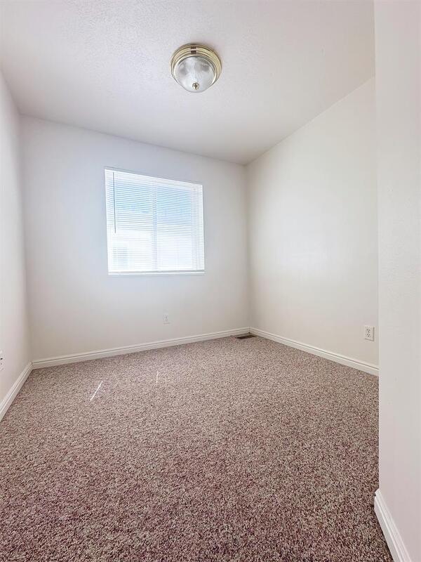 Building Photo - 525 W 350 N