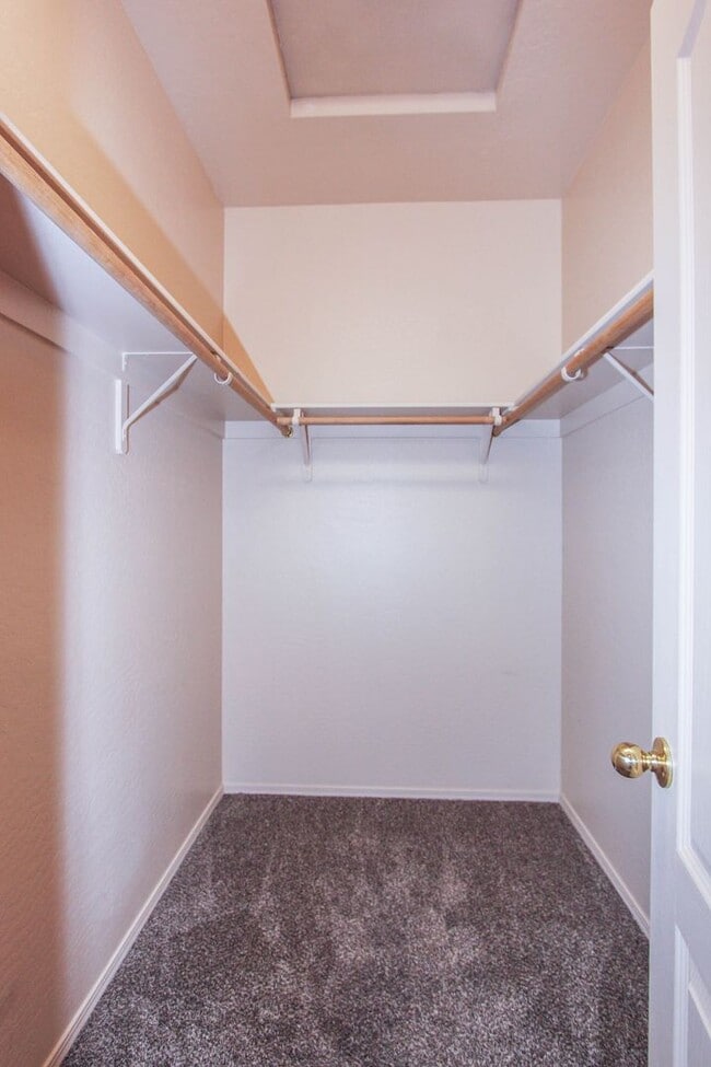 Building Photo - 4400 N Phillip Dr