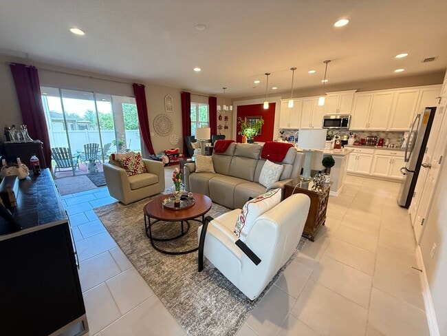 Building Photo - 4/2 Groveland Builder Model Home