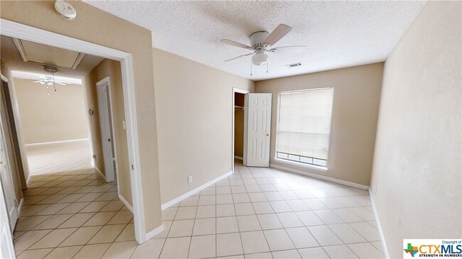 Building Photo - 2406 Timberline Dr