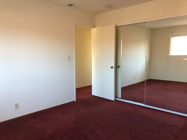 Building Photo - 4bd/2ba - Bedroom Home with a Lap Pool! Excellent Location - Coming Soon!