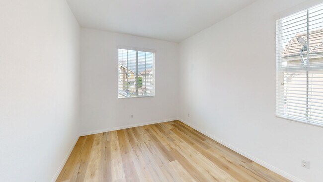 Building Photo - Available Now: Cozy 4 Bedroom 2.5 Bath Home in Rancho Cucamonga.