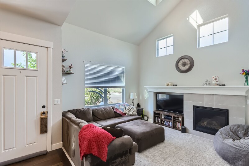 Building Photo - 6898 Autumn Leaf Dr