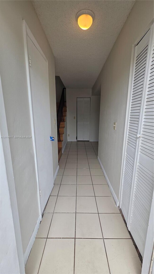 Building Photo - 5958 NW 24th Ct