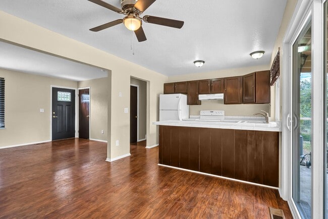 Building Photo - 4559 Ashfield Dr