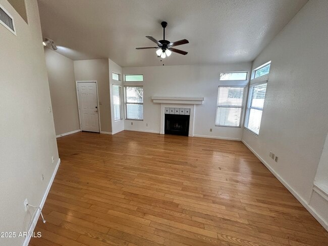 Building Photo - 1233 N Pebble Beach Dr