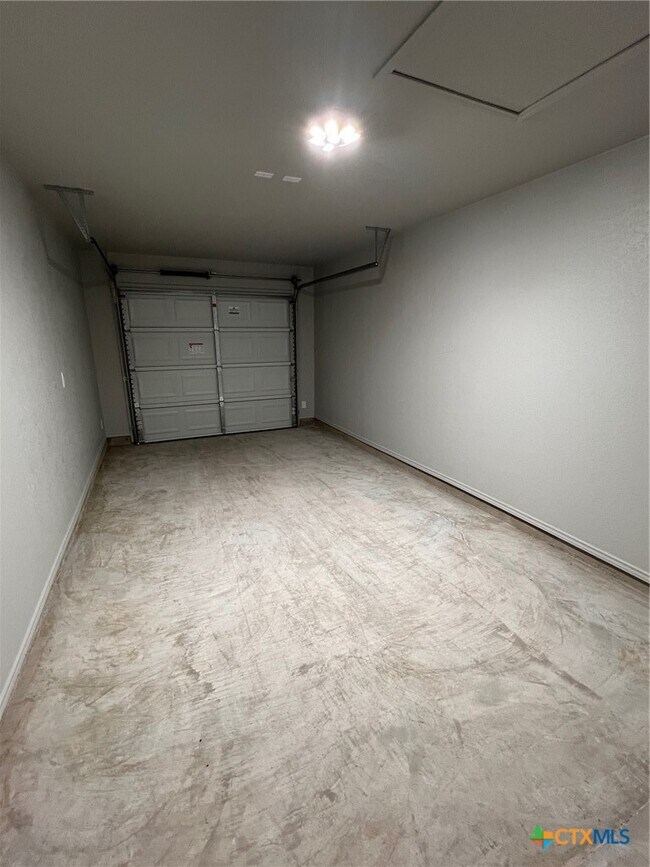 Building Photo - 1614 Risen Star Ln