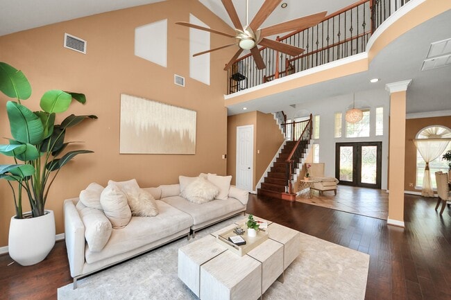 Building Photo - 17314 Pinecreek Hollow Ln