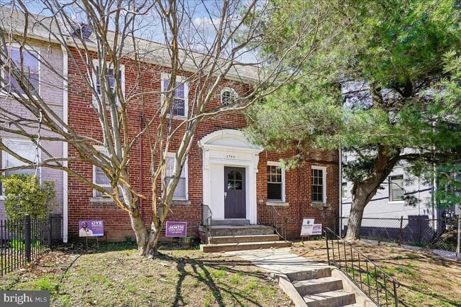 Building Photo - 3944 7th St NE