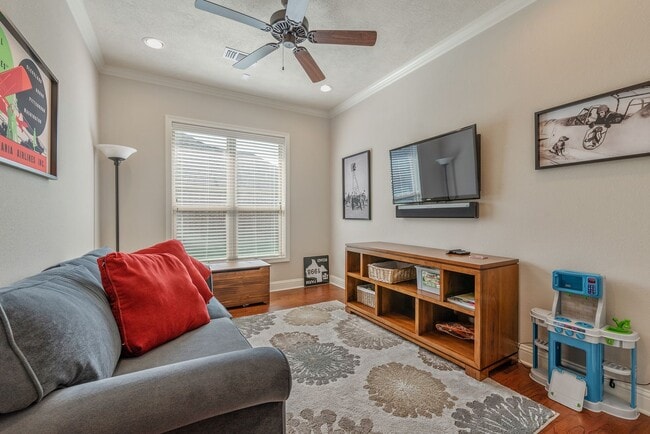 Building Photo - Available August 2026! Beautiful home in the Carters Crossing subdivision!