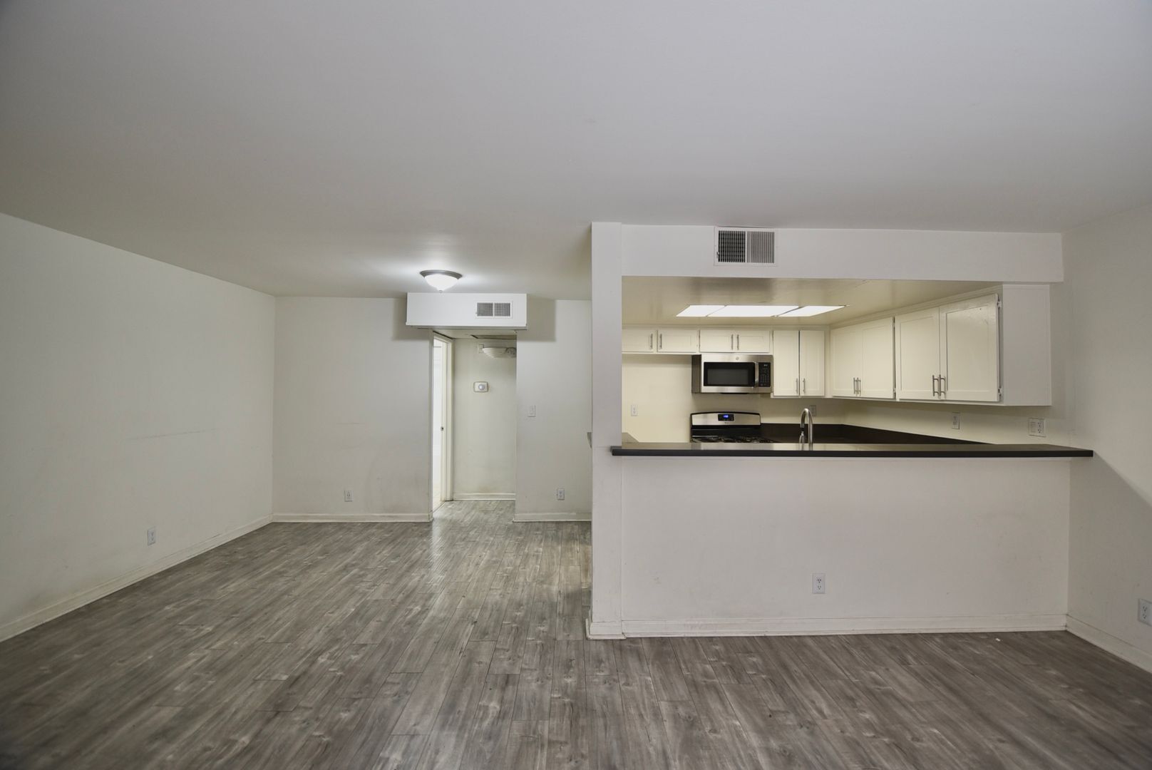 Building Photo - 6401 Riverton Ave