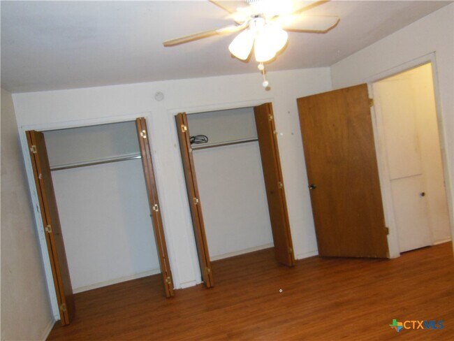 Primary Photo - 507 Buttercup Ln