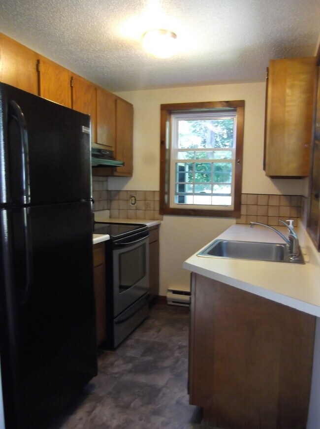 Building Photo - 80 Noyes Rd