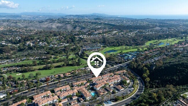 Building Photo - 30902 Club House Dr