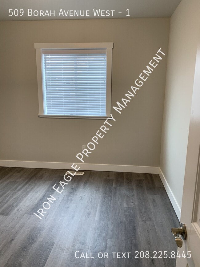 Building Photo - 509 Borah Ave W