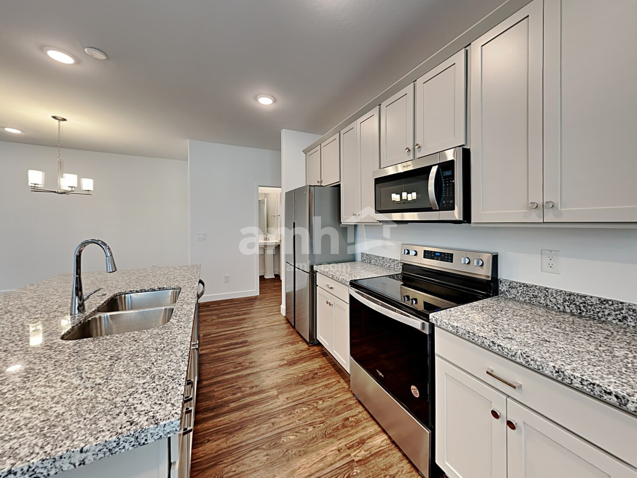 Building Photo - 814 S 150th Dr