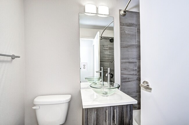 Building Photo - 1623 Julian St