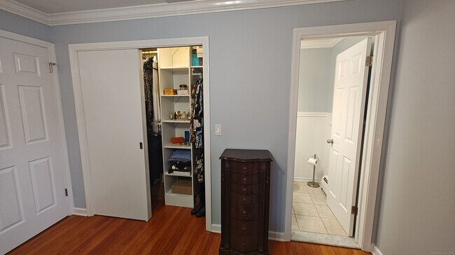 Building Photo - 56 Dessa Dr