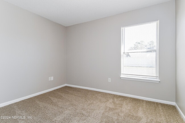 Building Photo - 6639 Leslie Oaks Ln