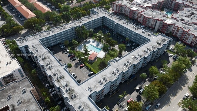 Building Photo - 1655 W 44th Pl