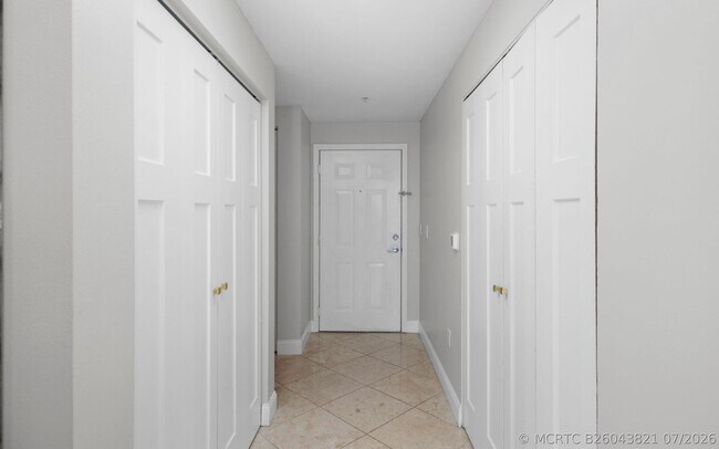 Building Photo - 616 Clearwater Park Rd
