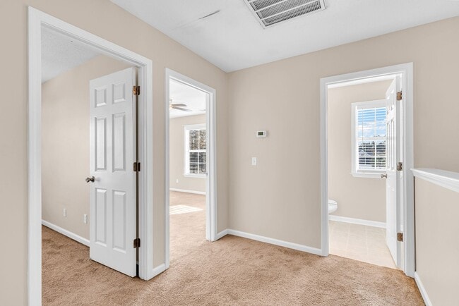 Building Photo - 16 Bushwood Dr