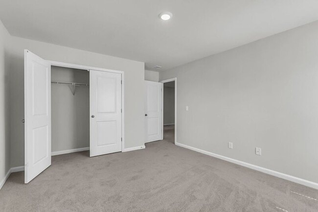 Building Photo - 425 Ribiero Dr