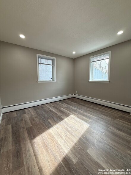 Building Photo - 50 Evergreen St