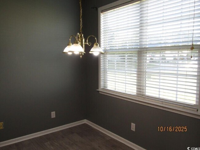 Building Photo - 1103 Checkerberry St