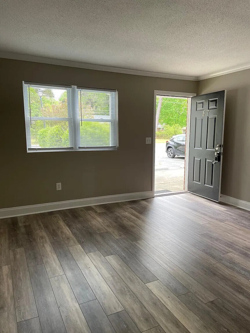 Building Photo - 1852 Mepkin Rd