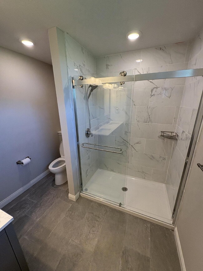 Building Photo - 3 bed, 2 bath House for Rent!