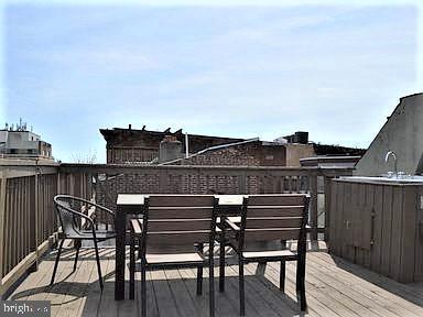 Building Photo - 300 Lombard St