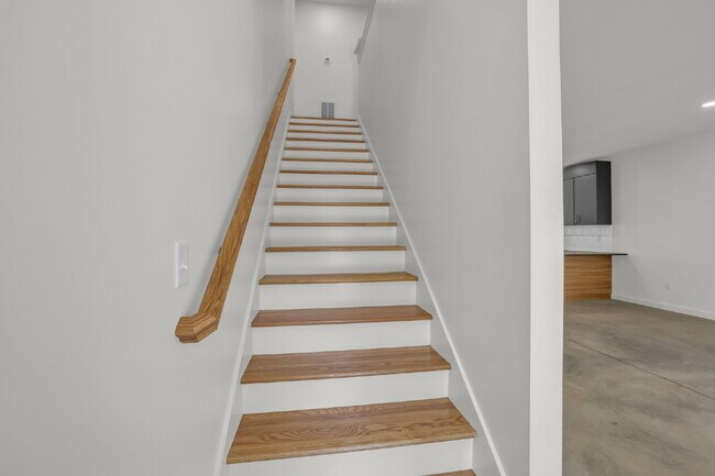 Building Photo - Brand-New Townhome Just Minutes from Downt...