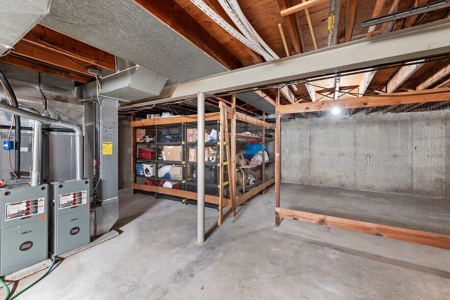 Building Photo - 10130 Manchester Rd