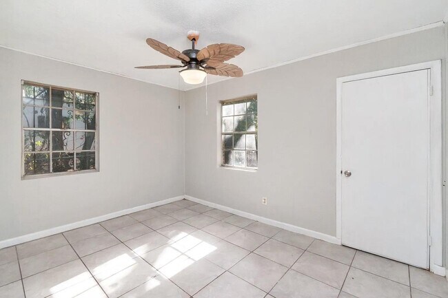 Building Photo - 1517 Colgin St