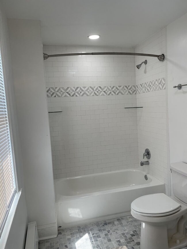 Building Photo - Newly Renovated - 4 Bed / 1.5 Bath Home - Lower Gwynedd Township