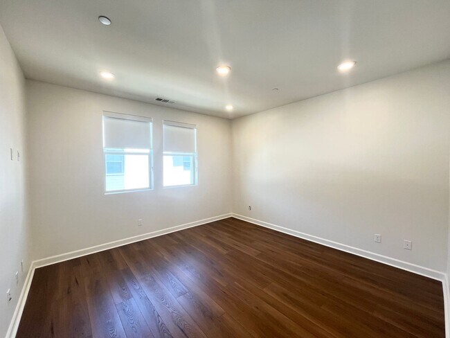Building Photo - 16755 Coyote Bush Dr
