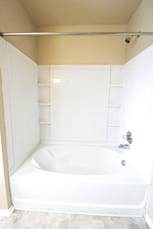 Building Photo - 126 Hallie Pass