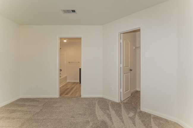 Building Photo - 26861 Steinbeck Dr