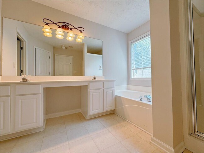 Building Photo - 2662 Cascade Bend Dr