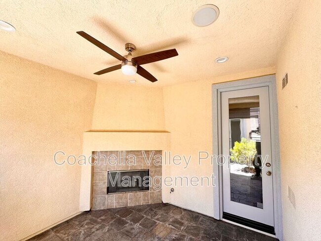 Building Photo - 138 Shoreline Dr