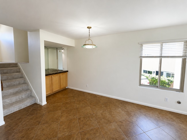 Building Photo - Coastal Townhome Near Beach, Bay & Kate Sessions Park – 2 Bed / 2.5 Bath