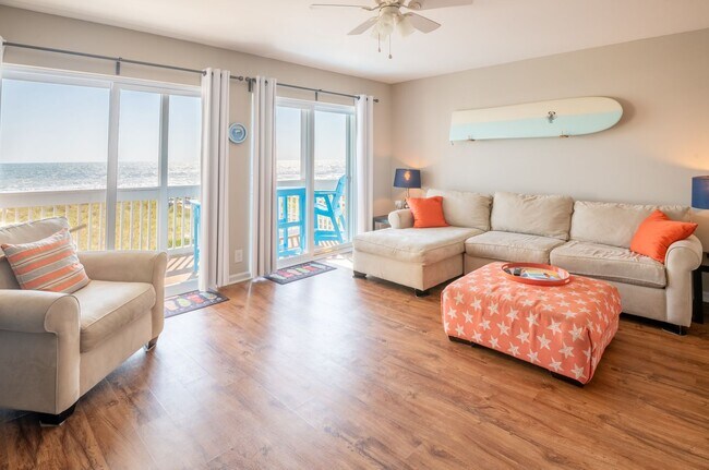 Building Photo - Seaview D @ 714 Carolina Beach Ave. N