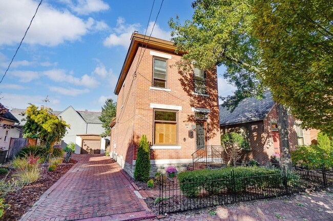 Building Photo - 557 S Grant Ave