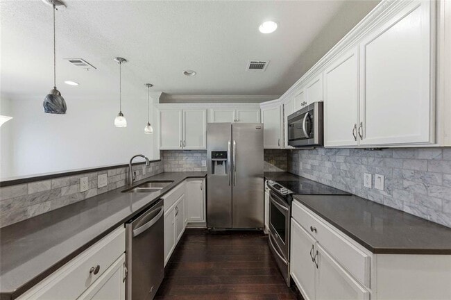 Building Photo - 1909 Crooked Ln