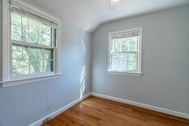Building Photo - Charming 3 Bedroom Colonial Home in Bethesda