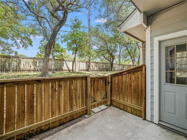 Building Photo - 8402 Cima Oak Ln