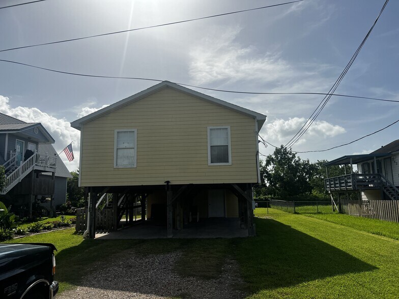 Front of House - 233 13th St